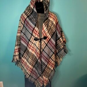 Modena sweater poncho